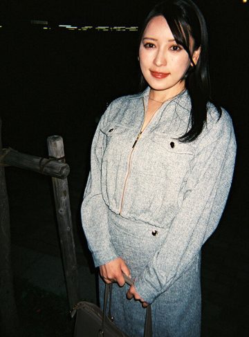 そんなに仲良くない会社の同僚OL紗々原ゆりサンと2次会終わりの流れでホテルへ行ったら身体の相性が良すぎてだんだん甘えモードになったので朝まで何度も精飲と中出しをした