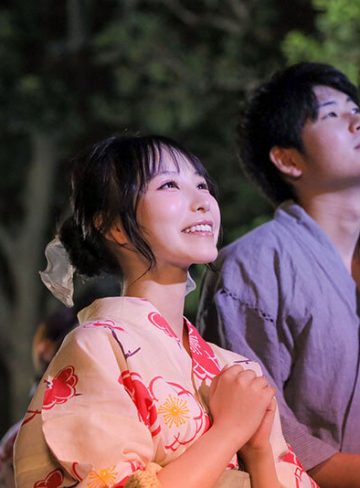 花火大会の夜、狂わせた突然の大雨 幼馴染のクラスメイトと駆け込んだラブホ相部屋雨宿り中出し 香水じゅん