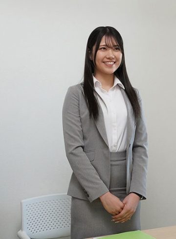 出張先が記録的豪雨で童貞部下と突然相部屋に…雨で濡れた身体に興奮した部下に襲われ朝まで7発のびしょ濡れ絶倫性交 愛才りあ