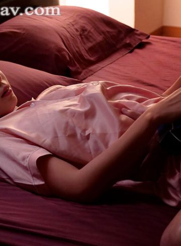 美しき『5度見』人妻、待望の『中出し』解禁ー！！ 夫と子作りSEXをした後はいつも義父に中出しされ続けています…。 結城花乃羽